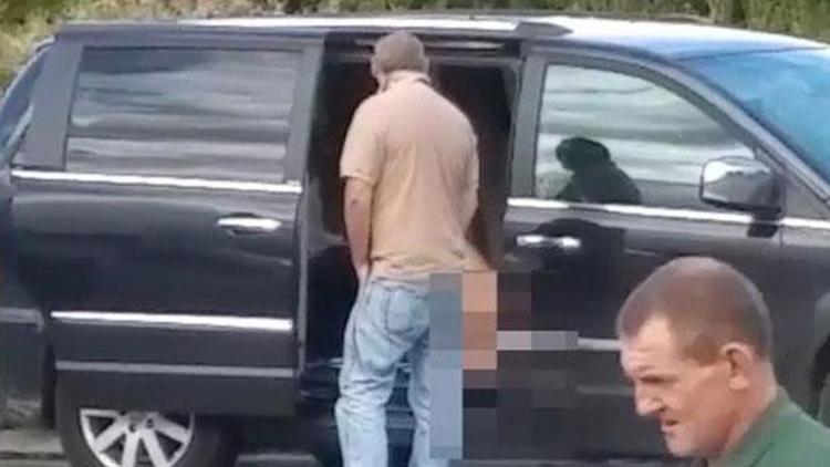 Otomobilin içinde seks oyuncağıyla oynarken görüntülendi