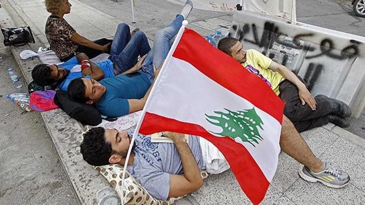 Lübnanda açlık grevi yapanların sayısı 14e çıktı