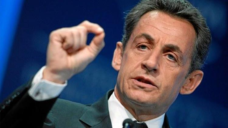 Sarkozy beraat etti