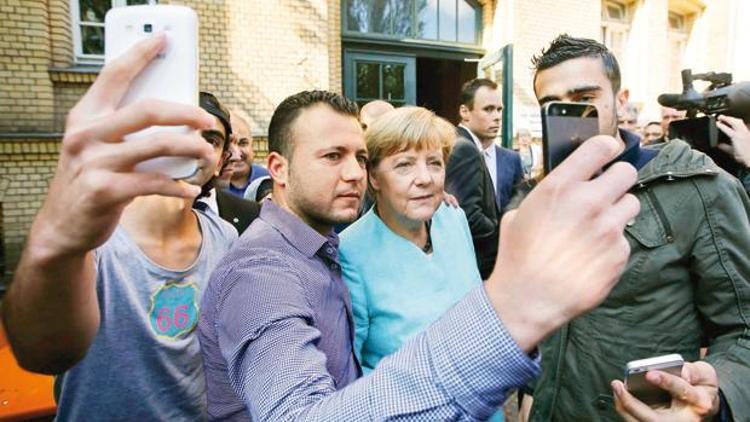 Merkel: Aylan fotoğrafı beni derinden etkiledi