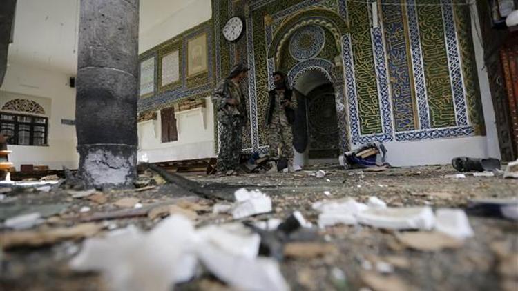 Yemende camiye saldırı: En az 25 ölü