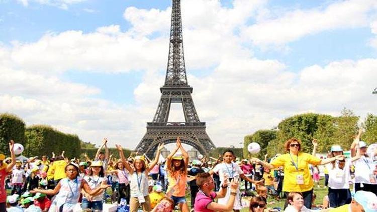 Pariste Dünya Tatile Gidemeyenler Günü