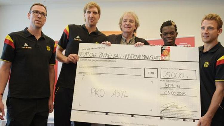 Alman milli takımı 25 bin Euro bağışladı
