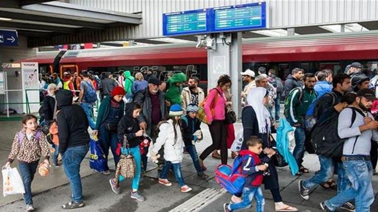 Binlerce mülteci, Münihe akın etti