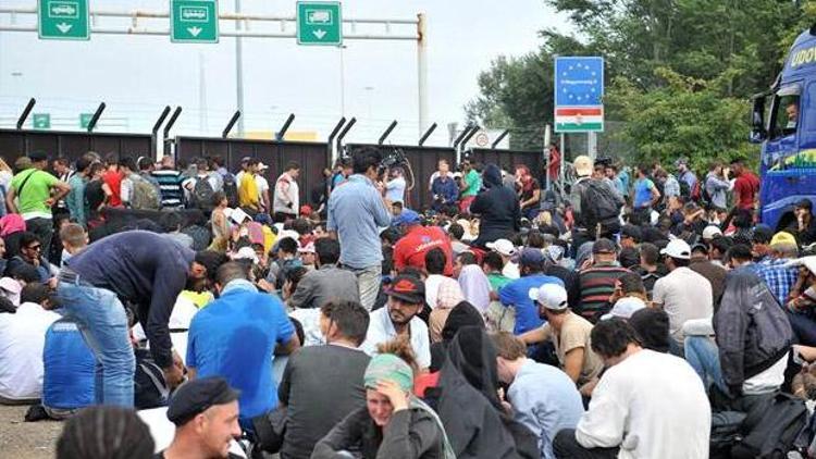 Sığınmacılar Sırbistan sınırında açlık grevine başladı