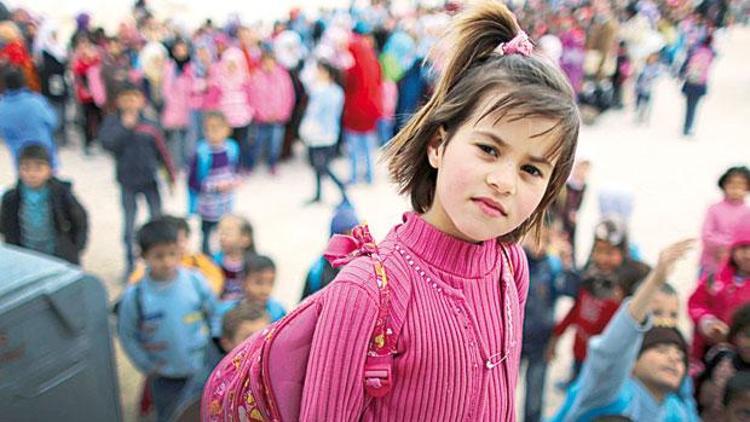 Suriyelilere 100 okul