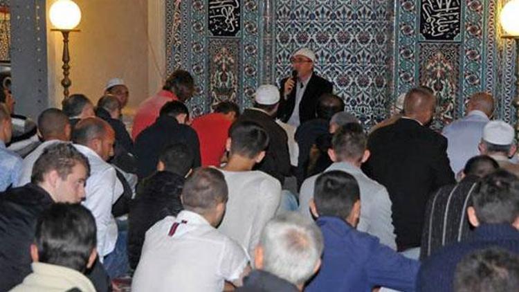 Sofyadaki Kadı Seyfullah Efendi Cami doldu taştı