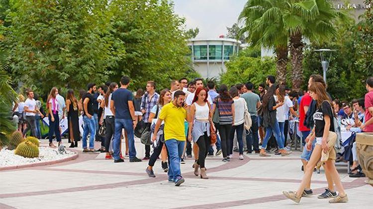 Yaşar Üniversitesi’nde yeni akademik yıl başladı