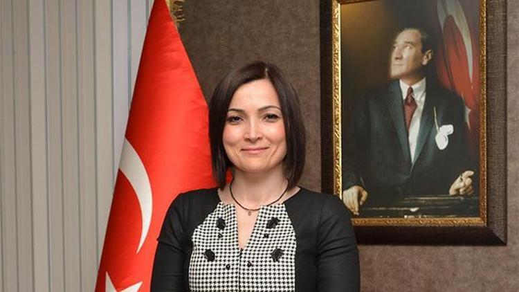 MHP İzmir milletvekili adayı Senem Kılıç, seçim çalışmalarında vaaterini anlattı