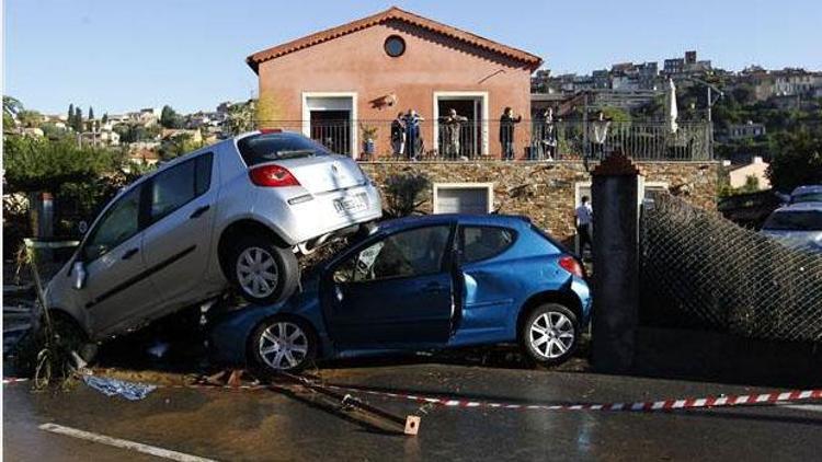 Fransada sel felaketi: 11 ölü, 7 kayıp