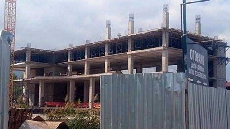 Lastik İş Sendikası’nın 5 yıldızlı otel inşaatından düşen işçi öldü