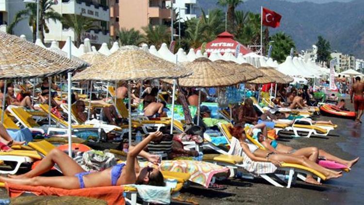 Son 6 ayda Türkiyeye gelen turist sayısı azaldı, ziyaretçi sayısı arttı