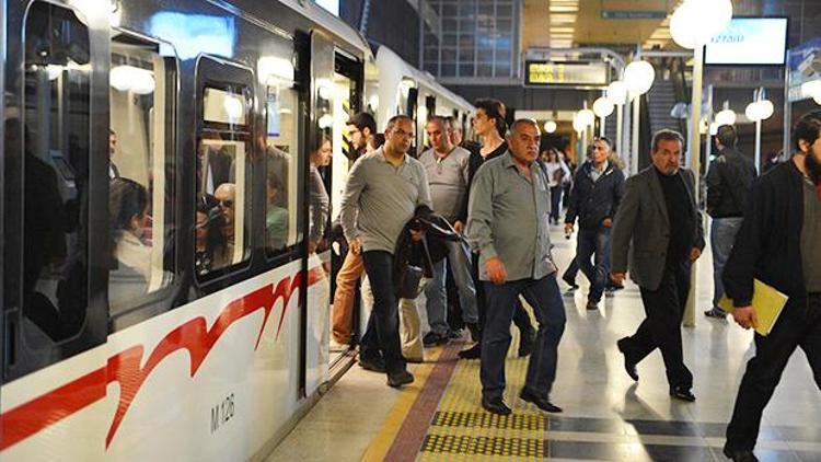 İzmir Metroda 90 saniye devrimi