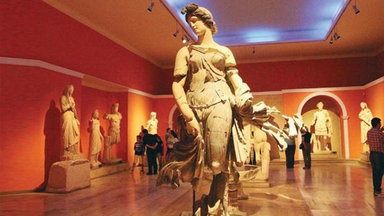 Antalyadaki müze ve ören yerlerinin ziyaretçisi azaldı