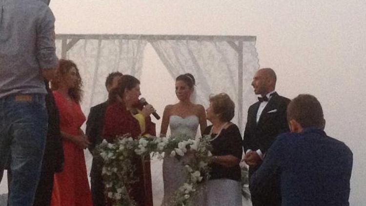Gripin’in solisti Birol Namoğlu ile Derya Beşerler evlendi
