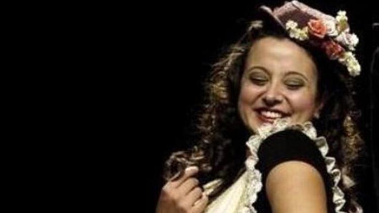 Devlet Tiyatrosu sanatçısı Yasemin Erbulun yaşamını yitirdi
