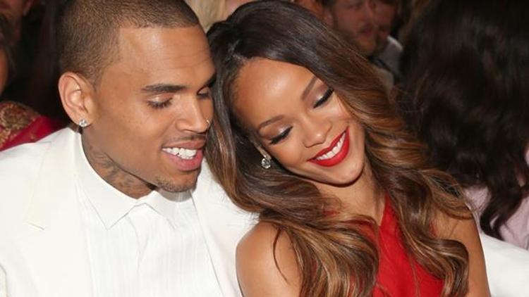 Rihannayı döven Chris Browna Avustralyadan vize yok