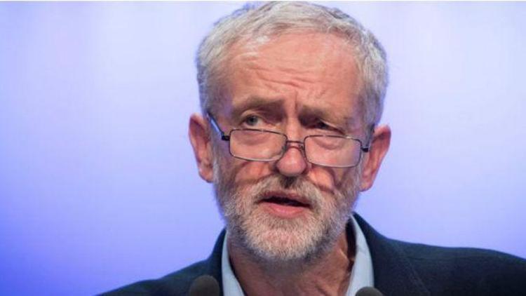 Telegraph: İşçi Partisi lideri Corbyn Kraliçenin önünde diz çökmeyecek