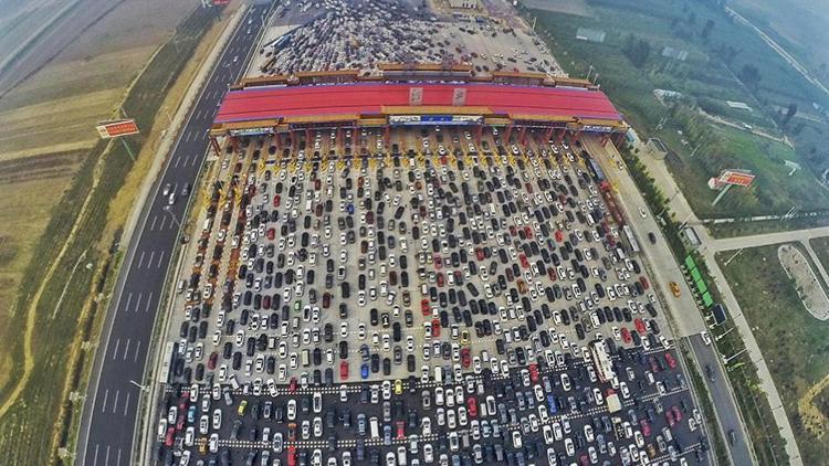 Çinde bayram dönüşü trafiği