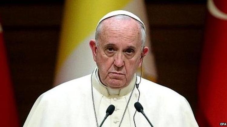 Papa’dan kurbanlar için dua
