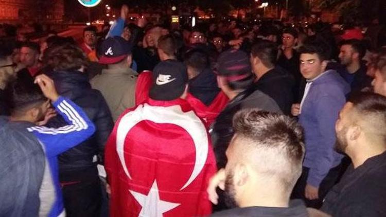 Almanya’da yaşayan Türkler sokağa döküldü