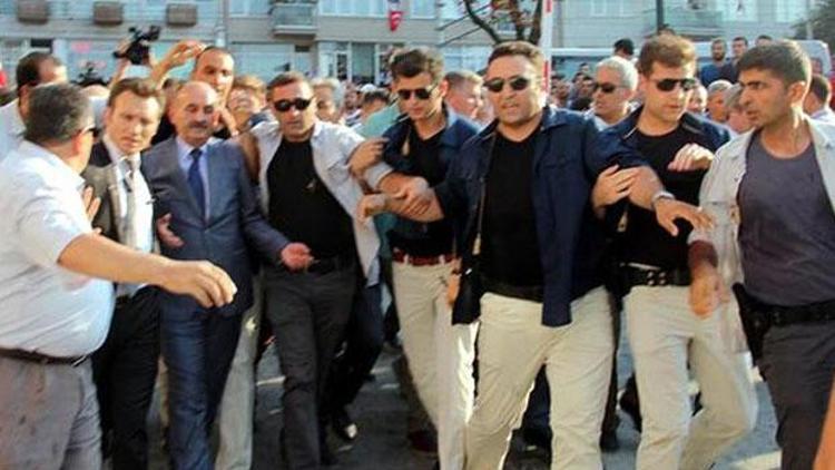 Bursa’da şehidin cenaze töreninde Bakan Müezzinoğlu’na protesto