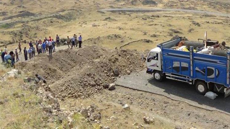 PKK’nın, Ağrı Dağı’na kaçırıp bomba yüklediği otomobillere ’hendekli’ önlem