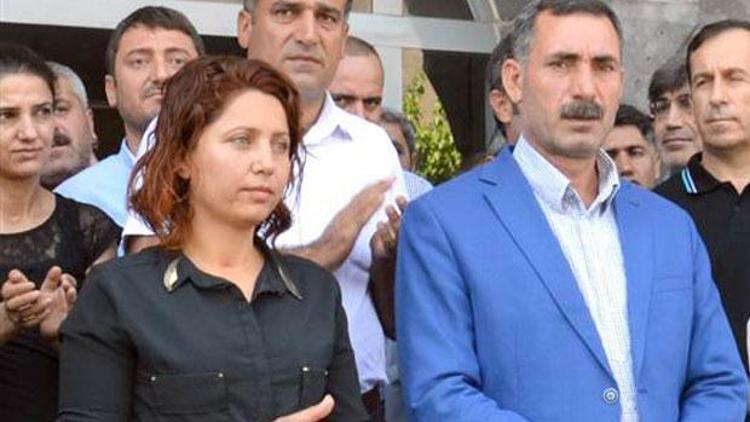 Diyarbakır’da Sur ve Silvan belediye başkanları ’özerklik’ ilanından tutuklandı