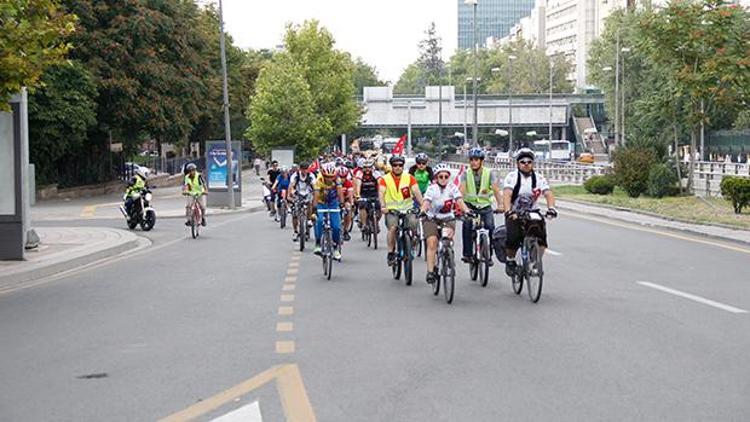 Şehitler için pedalladılar