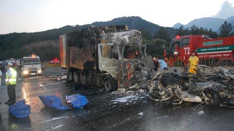 Adanada trafik kazası: 5 ölü, 7 yaralı