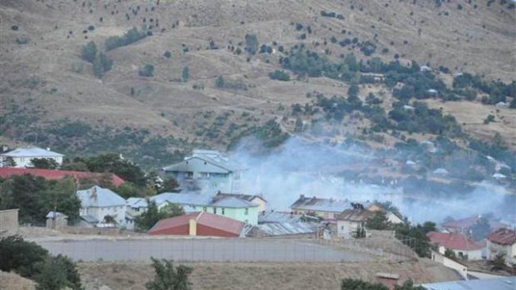 Tuncelide emniyete silahlı ve roketatarlı saldırı: 1 şehit