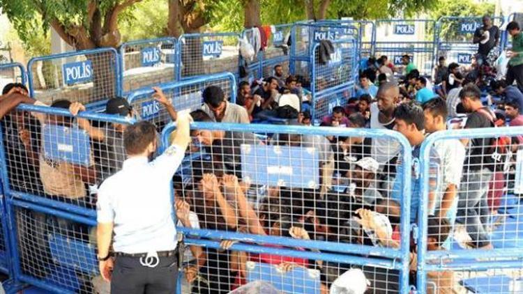 Yıl 2015: Bodrumda göçmenlere kafes