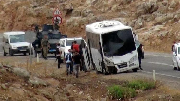 Şırnakta PKKlılar polis servisine bombalı saldırı düzenledi