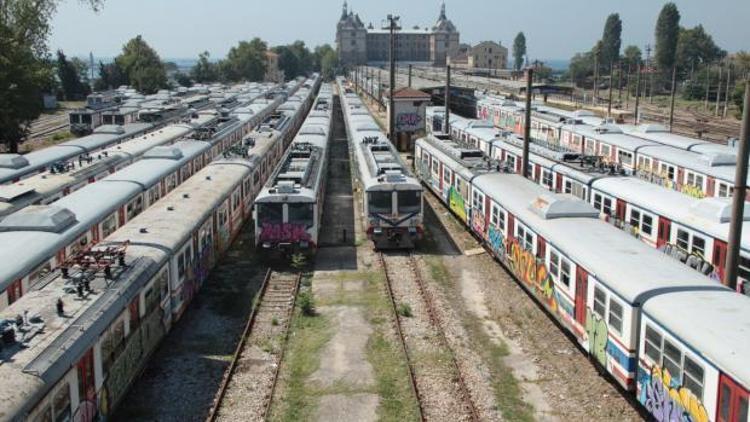 Bir zamanlar İstanbul’un yükünü çeken vagonlarda ot bitti