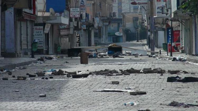 Cizre’de sokağa çıkma yasağı ve operasyonlar sürüyor; 8 polis ve 3 çocuk yaralı