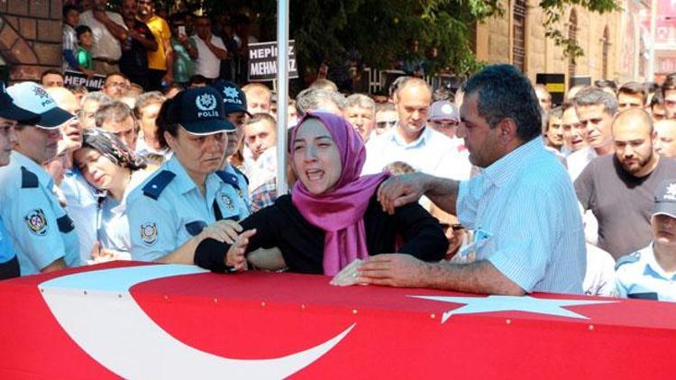 Şehit başkomiser Mehmet Parlakın eşi feryat etti