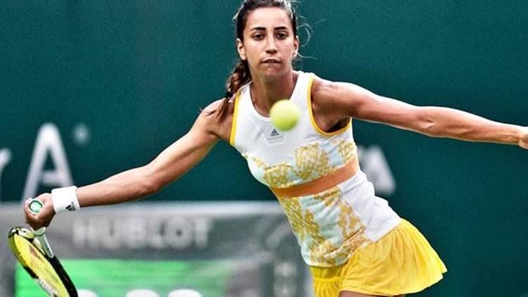 Çağla Büyükakçay ITF Turnuvasında yarı finalde