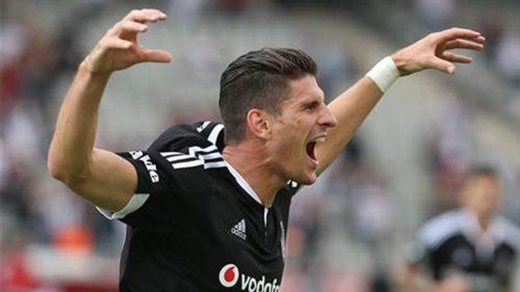 Beşiktaş’ın Alman Milli Yıldızı Mario Gomez Kimdir