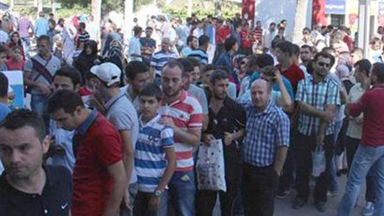 Türkiye-İzlanda maçı biletlerine yoğun ilgi