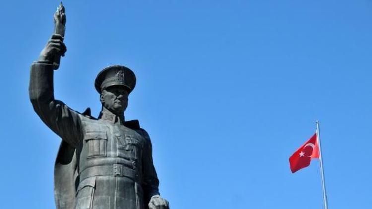 Rizede Atatürk heykeli için referandum kararı