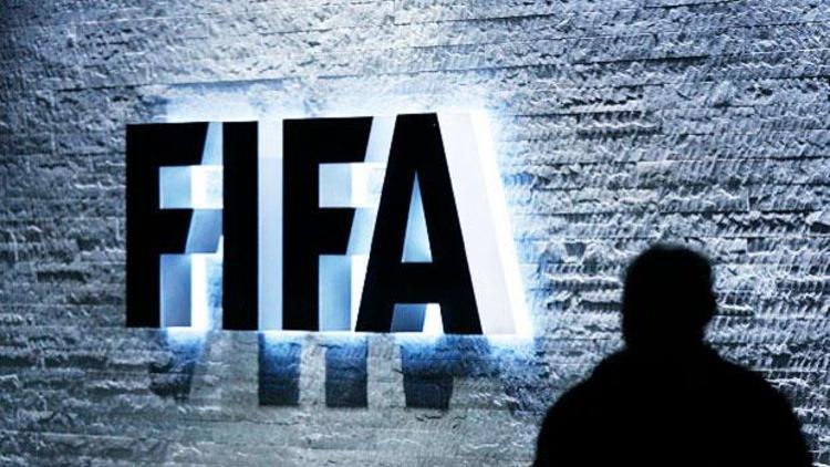 İsviçre FIFA soruşturması kapsamında Rafael Esquiveli ABDye iade ediyor