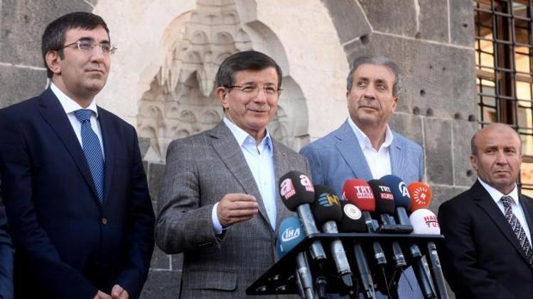 Başbakan Davutoğlu: Benim Diyarbekire nasıl aşık olduğumu bilirler