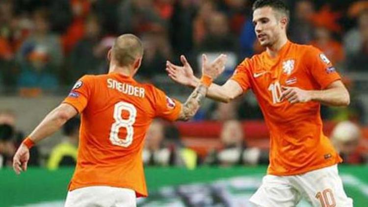 Kadro açıklandı Sneijder ve RVP