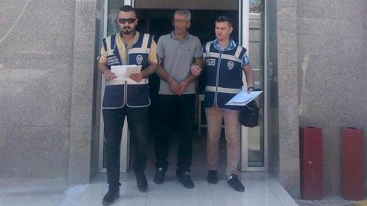 İzmirde öğrencilerin etek altı görüntülerini çeken öğretmen suçüstü yakalandı