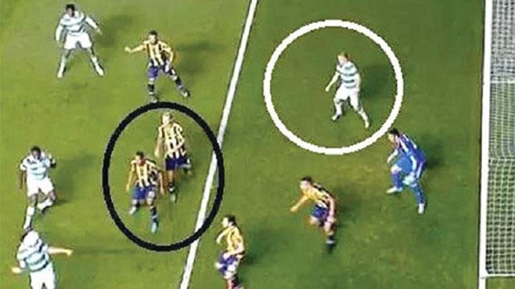 Fenerbahçede stoperler seyrediyor rakip bomboş atıyor