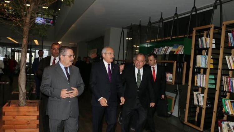 Kemal Kılıçdaroğlu, Hürriyet Gazetesi’ni ziyaret etti
