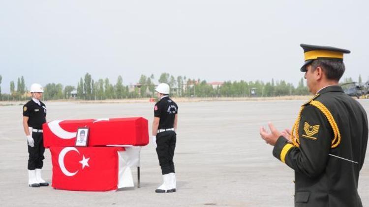 Şehit polis Yaşar Uysalın cenazesi memleketine gönderildi
