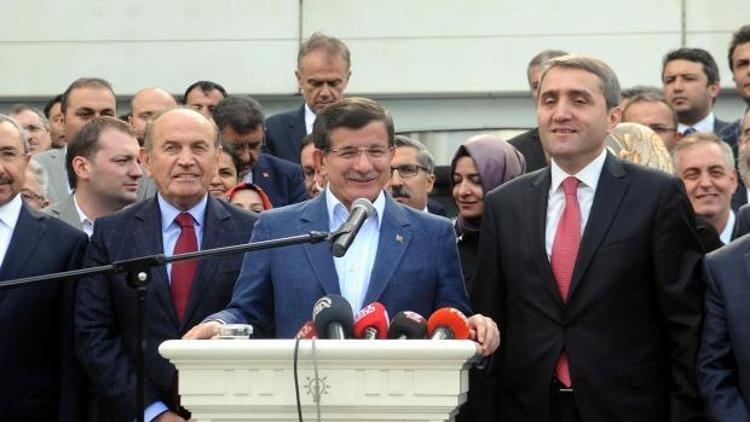 Başbakan Davutoğlu: Burada ne yapılmak isteniyor