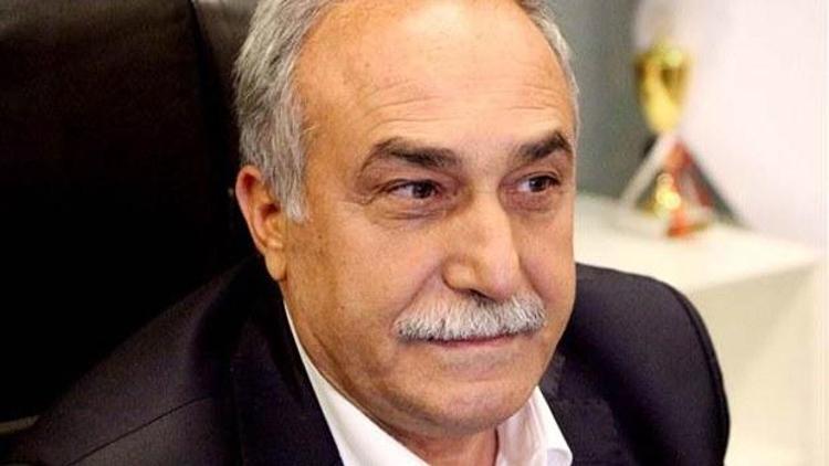 AK Parti milletvekili Ahmet Eşref Fakıbaba trafik kazası geçirdi