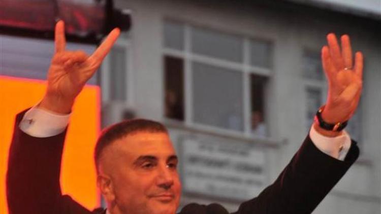 Tescilli çete lideri Sedat Peker teröre lanet mitingi yaptı